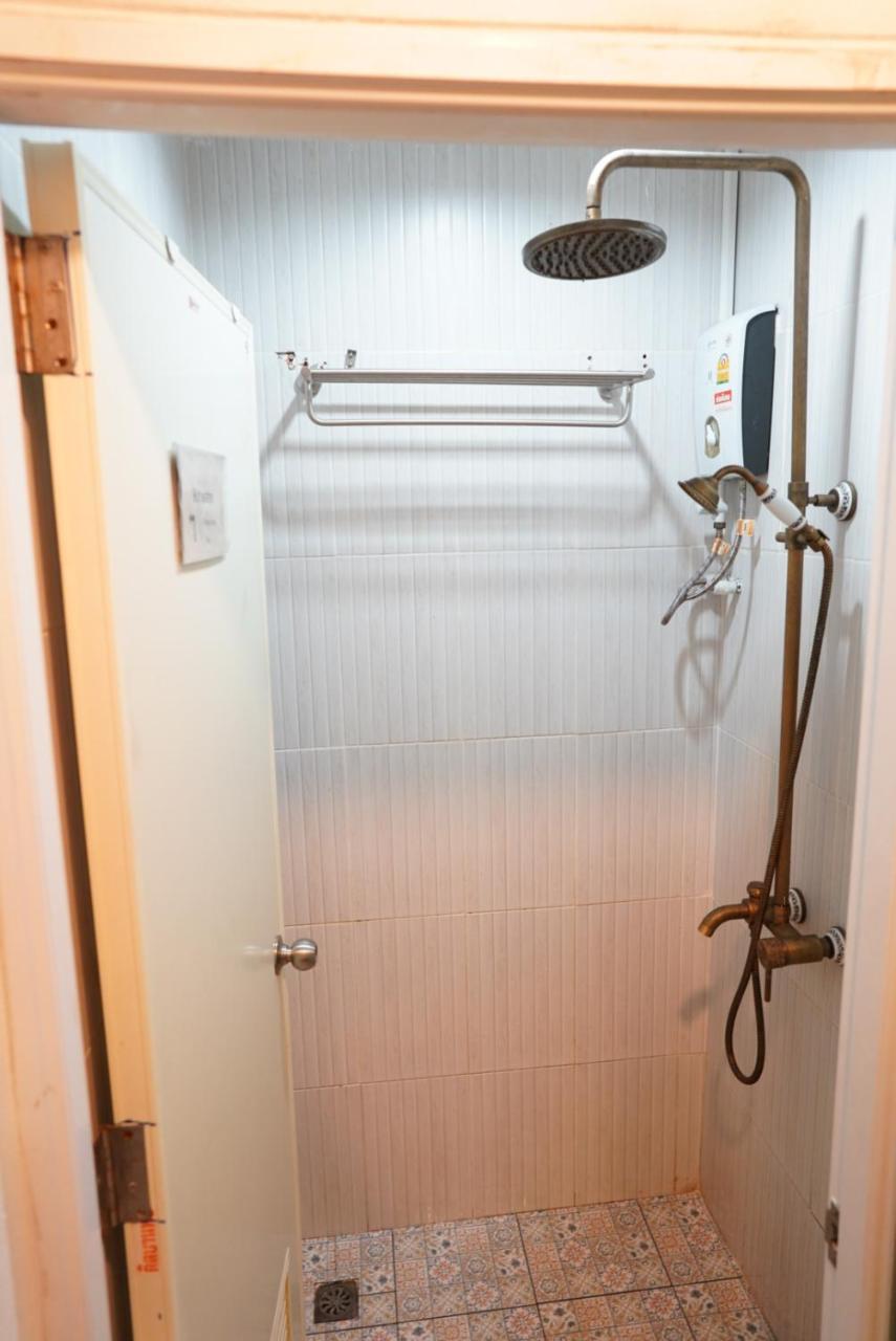 Ratana Boutique Hostel Bangkok Dış mekan fotoğraf