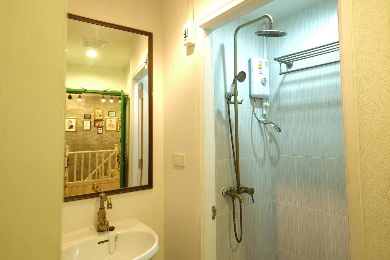 Ratana Boutique Hostel Bangkok Dış mekan fotoğraf